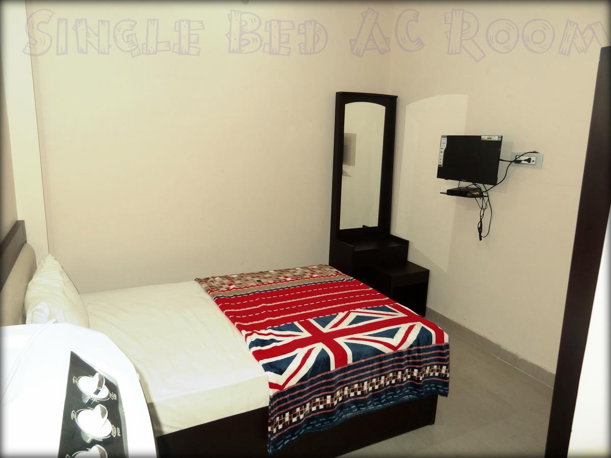 The Royal Hotel Chhatarpur Exterior photo