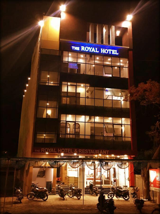 The Royal Hotel Chhatarpur Exterior photo